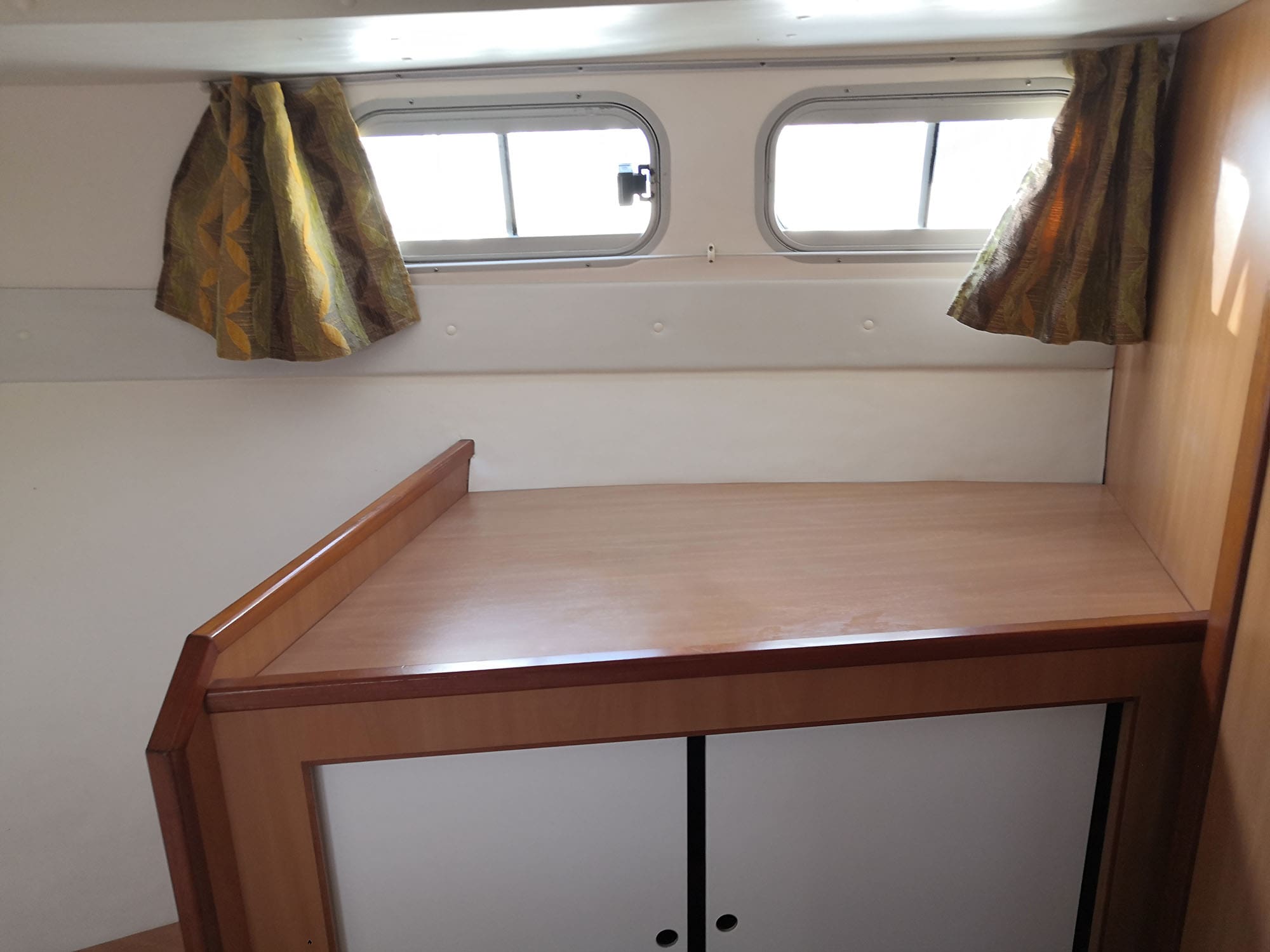 Houseboat Tarpon 42