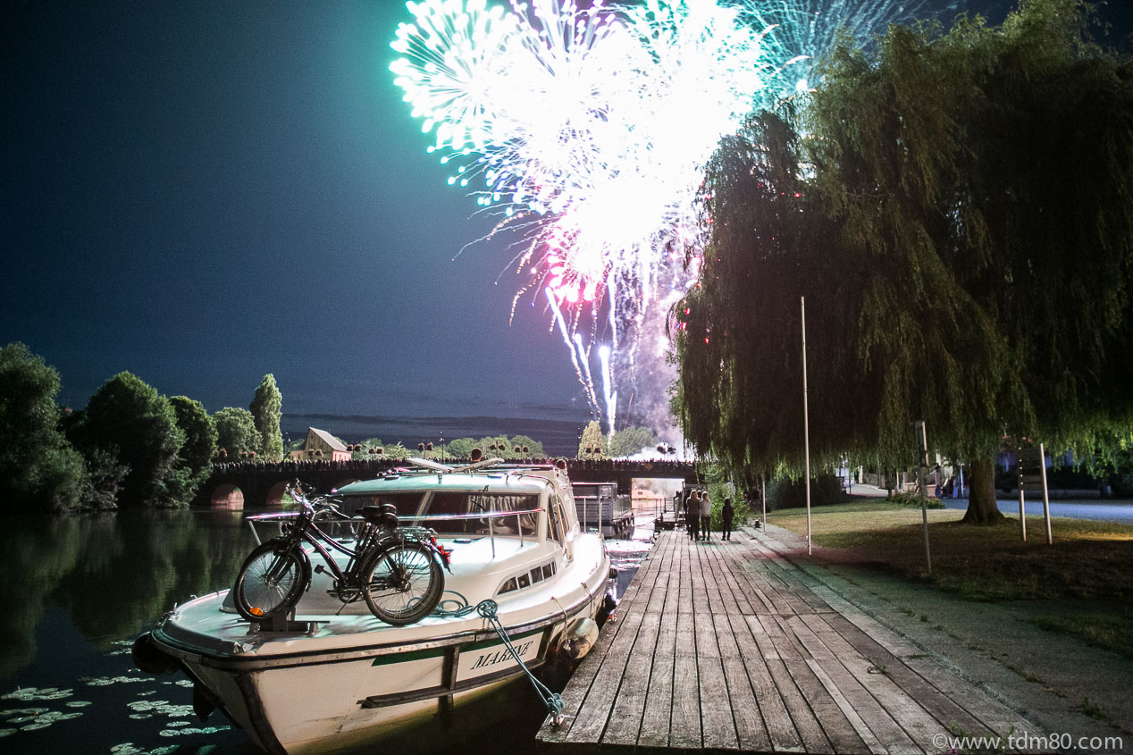 Fuochi d'artificio visti da un houseboat
