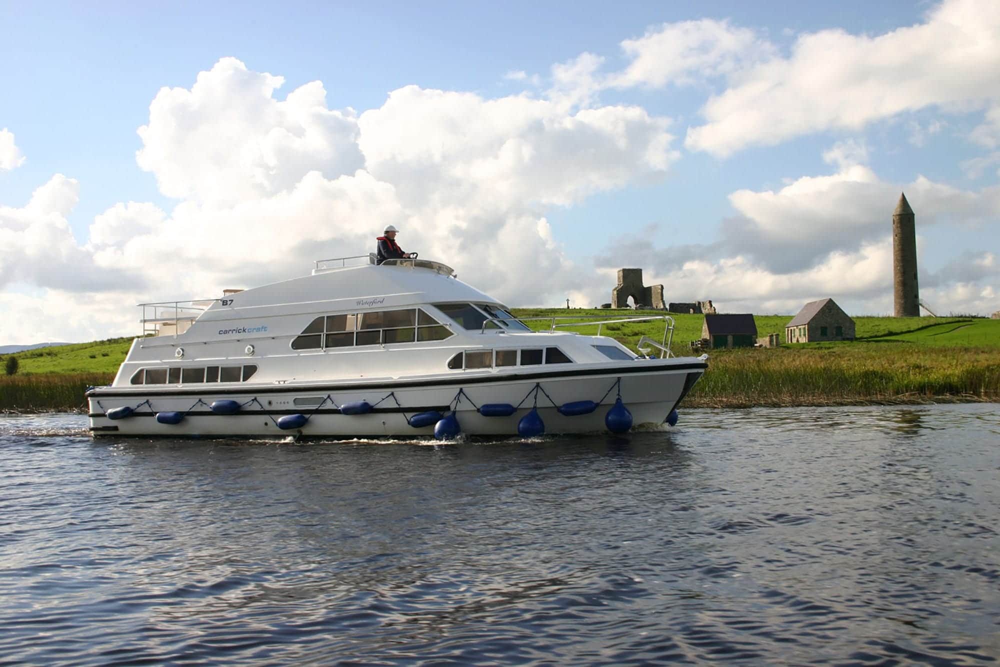 Houseboat in Irlanda